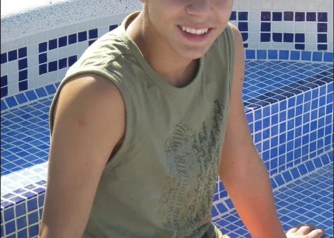 Sergio de adolescente, muy delgado